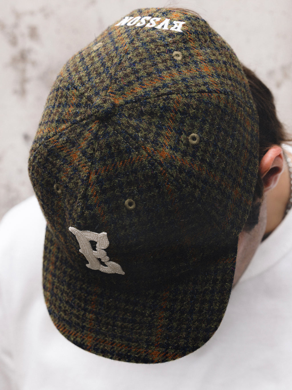 MONOGRAM WOOL CAP - BROWN TARTAN